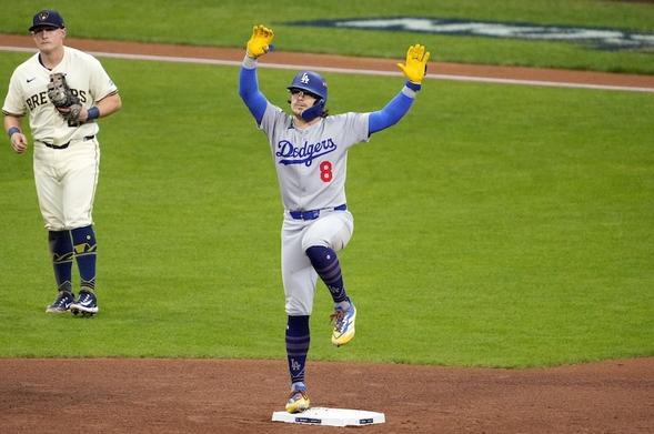 Postseason Was 'Big Factor' For Dodgers Re-Signing Kiké Hernández