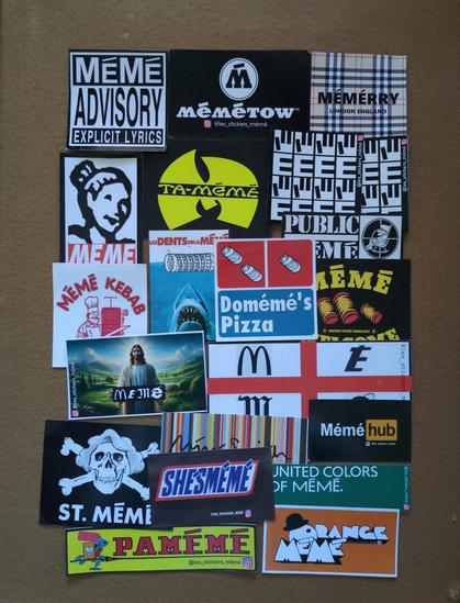Adesivi "subvertising" di Les Sticker Mémé, dove la scritta "Mémé" ricalca lo stile di numerosi marchi registrati.
(pt. 1)