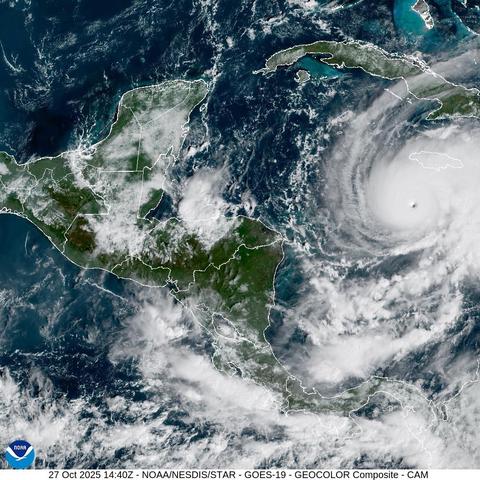 Imagen satelital que ilustra las condiciones atmosféricas sobre el territorio de América Central.