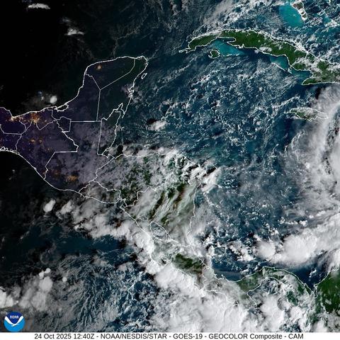 Imagen satelital que ilustra las condiciones atmosféricas sobre el territorio de América Central.