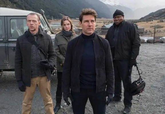 <img alt="“Mission: Impossible”: tutte le perdite subite da Ethan Hunt, l’agente segreto interpretato da Tom Cruise" class="webfeedsFeaturedVisual wp-post-image" height="553" src="https://www.galaxyaddicted.it/wp-content/uploads/2025/10/mission-impossible.webp" style="display: block; margin-bottom: 5px; clear: both;" title="“Mission: Impossible”: tutte le perdite subite da Ethan Hunt, l’agente segreto interpretato da Tom Cruise" width="800" /><div class="starw-prima-del-contenuto_4" id="starw-2442298195"><div id="addendoContainer_Interstitial"></div></div>
<p>Anche il 2025 si sta dimostrando un anno particolarmente proficuo in termini di uscite di grandi pellicole al cinema: abbiamo visto 3 pellicole del MCU, “Superman” di James Gunn e “F1” con Brad Pitt e “Una battaglia dopo l’altra” con Di Caprio, solo per citarne alcuni. E non è ancora finita: nei prossimi mesi vedremo il terzo capitolo della saga di Avatar. Ma in particolare quest’anno ha visto la conclusione di una delle saghe del cinema d’azione più famose e amate al mondo: a maggio infatti arriva nelle sale “Mission Impossible &#8211; The Final Reckoning”, l’ultima epica avventura dell’agente dell’IMF Ethan Hunt, forse il ruolo più famoso di Tom Cruise. Nel 1996 il primo film, successivamente altri 7 lungometraggi, per una saga che ci ha accompagnato per 30 anni.  Nei cinema la pellicola era preceduta da un videomessaggio in cui il divo hollywoodiano ringrazia il pubblico e tutti coloro che hanno contribuito alla reali