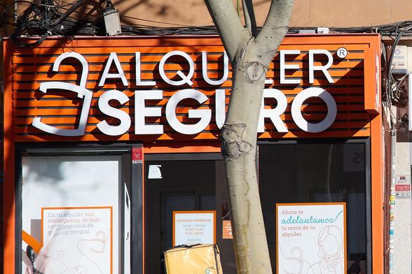 Todas ellas rechazan las acusaciones contra la compañía y avalan la "voluntariedad y utilidad de sus servicios"