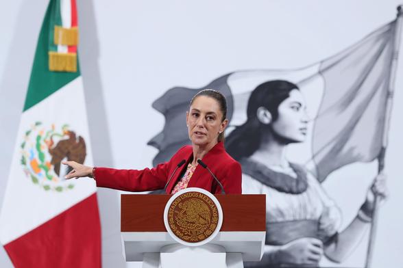 La presidenta de México, Claudia Sheinbaum, en una rueda de prensa este lunes.