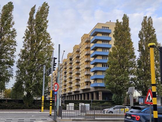 housing block with very high ground floor