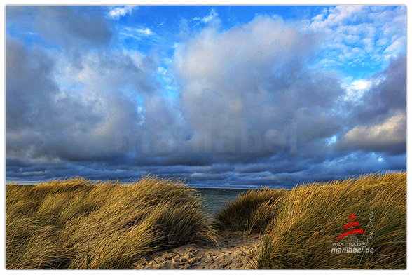 Düne Meer und Himmel (dramatisch).