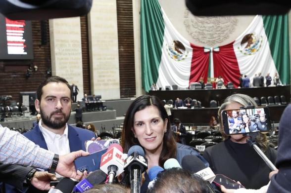 Kenia López Rabadán