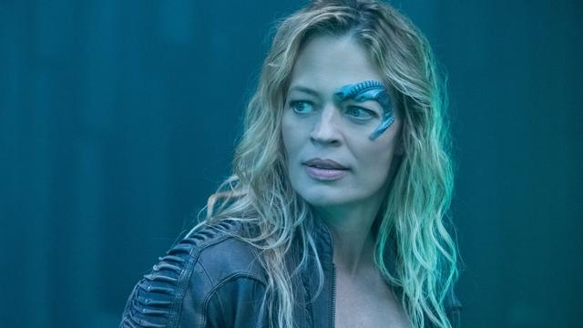 <img alt="Star Trek: tutti i misteri rimasti irrisolti dopo la fine delle serie su Paramount+" class="webfeedsFeaturedVisual wp-post-image" height="900" src="https://i3.wp.com/static0.srcdn.com/wordpress/wp-content/uploads/2025/10/jeri-ryan-as-seven-of-nine-in-star-trek-picard.jpg?w=1600&amp;h=900&amp;fit=crop&amp;w=1600&amp;resize=1600,900&amp;ssl=1" style="display: block; margin-bottom: 5px; clear: both;" title="Star Trek: tutti i misteri rimasti irrisolti dopo la fine delle serie su Paramount+" width="1600" /><div class="starw-prima-del-contenuto_4" id="starw-3028779650"><div id="addendoContainer_Interstitial"></div></div><p>Con la conclusione di <strong>Star Trek: Picard</strong>, <strong>Star Trek: Discovery</strong>, <strong>Star Trek: Prodigy</strong> e <strong>Star Trek: Lower Decks</strong>, il franchise interstellare più longevo della televisione ha lasciato dietro di sé una scia di domande senza risposta. Tra il 2023 e il 2024, tutte e quattro le serie trasmesse su <strong>Paramount+</strong> si sono chiuse con diversi cliffhanger, alimentando le speranze e la curiosità dei fan, desiderosi di scoprire se e quando i vari misteri troveranno una conclusione.</p><div class="starw-contenuto_6" id="starw-2807212308" style="margin-top: 2px; margin-bottom: 2px;"><!-- BOX 300x250 Articolo 1 -->
<div id="addendoContainer_9001" style="width: 300px; height: 250px;">
</div></div>
<p>Oggi, l’offerta di Star Trek sulla piattaforma si concentra su <strong>Star Trek: Strange New Wo