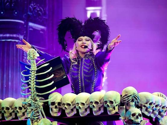 Lady Gaga durante su gira 'The MAYHEM Ball' en Coachella en Indio, California. / Kevin Mazur