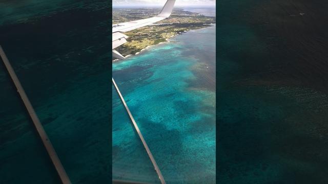 できることをそれぞれで #おきなわ #海 #平和 #飛行機 #空から降るのは雨だけがいい