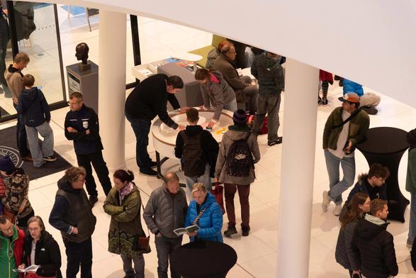 People at MPL are learning about the science of light with interactive experiments.