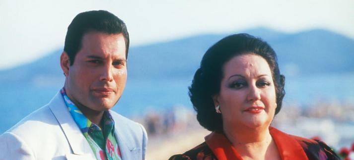 Freddie Mercury y Montserrat Caballé en Ibiza, en 1987. / FG/Bauer-Griffin