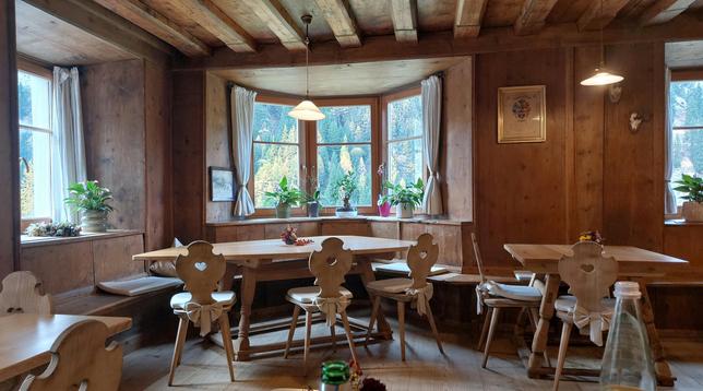 Gasthof zum Wolf  direkt über dem Brenner-Pass. Sehr gut und freundlich.