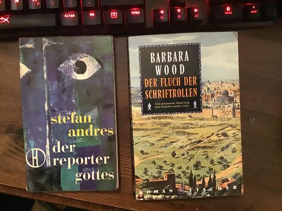 Fotos von den erwähnten Büchern

Stefan Andres - der reporter gottes
Barbara Wood - Der Fluch der Schriftrollen