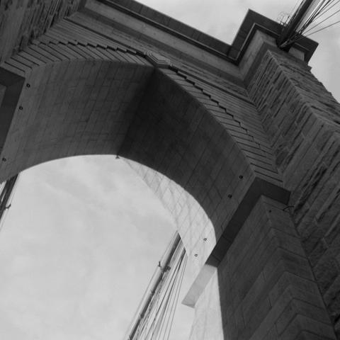 Mamiya 6 IV | Kodak Tri-X 400

Home developed in XTOL Stock | 6:00 @ 22C | Rotation

One of the arches of Brooklyn Bridge from below