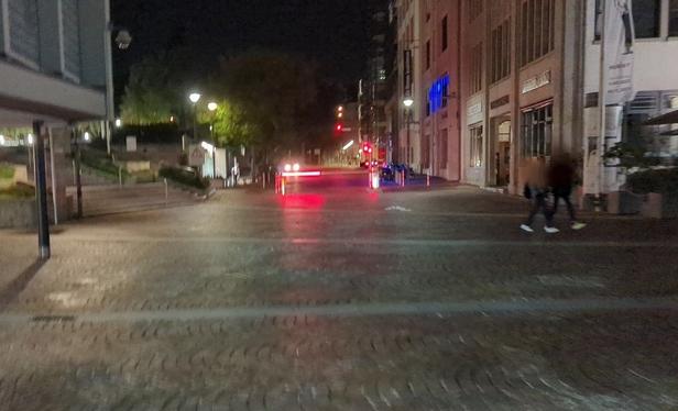 Die halbbeleuchtete Schranke