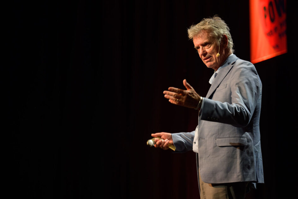 Auf der Konferenz Bildung Digitalisierung 2025 in Berlin hat John Hattie vor einer zu starken Individualisierung des Lernens gewarnt.
©Phil Dera / Forum Bildung Digitalisierung