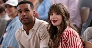 آشلي بارك تختتم تصوير Emily in Paris.. وتحتفل بتراثها الكوري بمعرض فني جديد