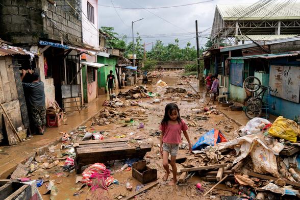 <p>MANILA, Philippines – Disaster response can only be as effective as town officials want it to be if it includes leaders from the smallest unit of the town: the <em>purok</em> (village zone) leaders.</p>



<p>In Cagwait, a <a href="https://surigaodelsur.gov.ph/tourism/cagwait">fourth-class municipality</a> in Surigao del Sur which was badly hit by <a href="https://www.rappler.com/newsbreak/iq/numbers-typhoon-odette-aftermath-destruction/">Typhoon Odette in December 2021</a>, disaster response works through a “purok (village zone) system” where purok leaders lead risk assessments and planning.</p>



<p>“Each purok has an evacuation plan,” Cagwait Mayor Glenn Batiancila said in a forum on Wednesday, October 29. “Every household maintains a family disaster preparedness plan assigning specific roles to its members during emergencies and evacuation.”</p>



<p>Families are included in purok-level meetings, said Batiancila. The Cagwait mayor said that by going down to each purok for disaster preparedness and response, “we strengthen our community ownership.” Families would have a route in case of emergency and know where to go, said Batiancila.</p>



<p>Batiancila spoke at a session during a resilience forum organized by the Department of the Interior and Local Government and Expertise France, a subsidiary of the French government funding institution, Agence française de développement.</p>



<p>In 2011, San Francisco in Camotes Island, Cebu, <a href="https://reliefweb.int/rep
