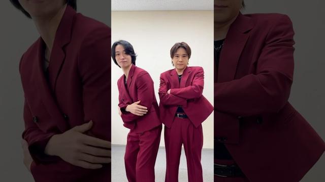 【#戸塚祥太 & #五関晃一】交互にアピール📸 9thAL「CRAZY ROMANTIC!」OUT NOW‼️ #ABCZ_NOMOREYOU #CRAZYROMANTIC #AꓸBꓸCｰZ#ABCZ