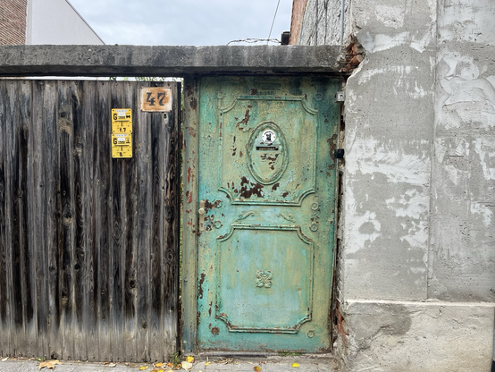 Decaying gate of a house