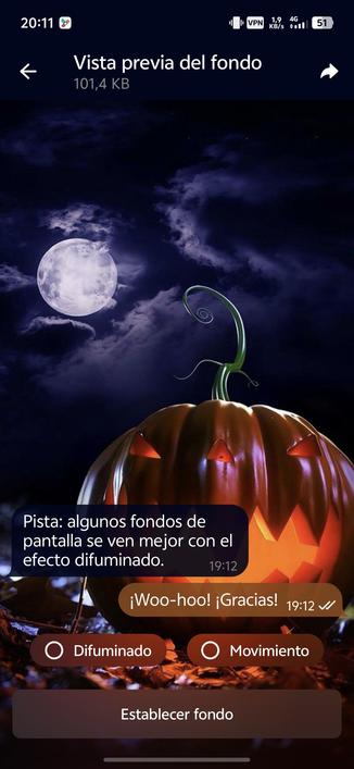 Captura de pantalla del fondo de Halloween en nekogram con la noche y la luna al fondo de tema.