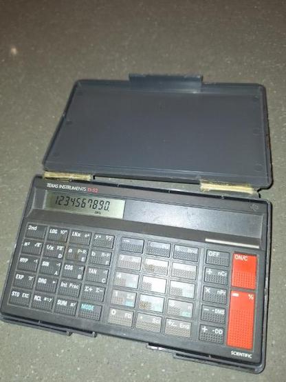 Foto van eigen TI-52, ook uit 1986 à 1990. Nog steeds werkend in 2025