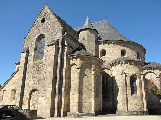 Eglise Saint-Pierre à #Vigeois (#Corrèze) L'origine de cette église remonterait à la naissance du christianisme. Un premier édifice fut ravagé par les invasions barbares. Les ruines servirent de retraite à un s...
Suite 👉 https://monumentum.fr/monument-historique/pa00099955/vigeois-eglise-saint-pierre
#Patrimoine #MonumentHistorique
Photo CC-BY-SA 4.0 : Paternel 1