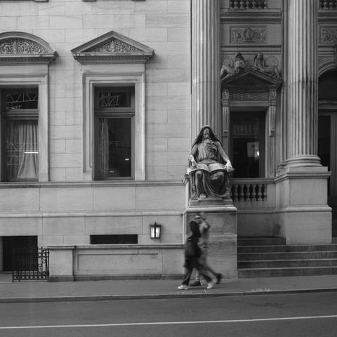 Mamiya 6 IV | Kodak Tri-X 400

Home developed in XTOL Stock | 6:00 @ 22C | Rotation

A statue of a judgmental man looks down on passers by