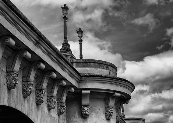 Pont Neuf detail
in B&W