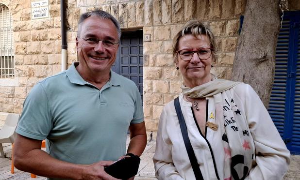 Das Bild zeigt die Antisemitismusbeauftragten von Thüringen Michael Panse und die Beauftragte von NRW Sylvia Löhrmann