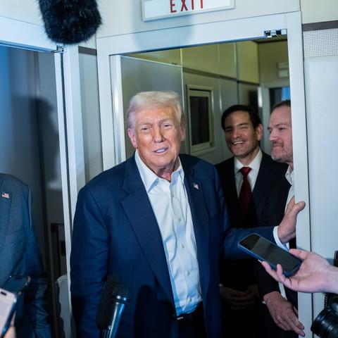 Experts say the case is a tossup that poses difficult considerations for the justices, made all the more tense by President Trump’s efforts to personalize the dispute.