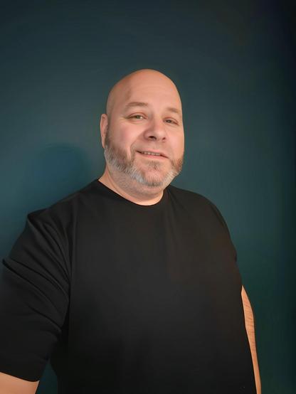 Sometimes the light hits just right for a selfie. #selfie #portrait #photooftheday #shotononeplus #oneplus15