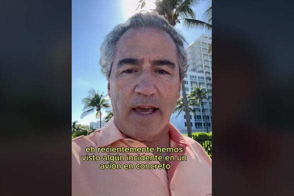 El piloto Ramón Vallès, avisando sobre los móviles en los aviones. (TIKTOK / Ramón Vallès)
