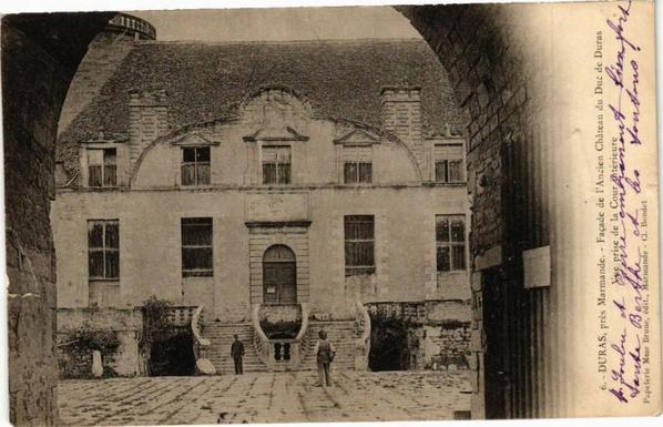 Duras - Facade l'AncienChateau du Duc de Duras à #Duras (#LotEtGaronne) #CartePostaleAncienne 👉 https://cartorum.fr/carte-postale/381894/duras-duras-facade-lancienchateau-du-duc-de-duras