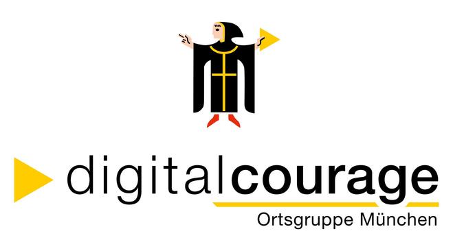 Text:
digitalcourage
Ortsgruppe München

Darüber das Münchner Kindl, das in seiner linken Hand das gelbe Dreieck von Digitalcourage hält.
