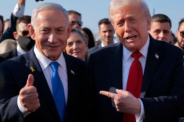 Donald Trump y Benjamín Netanyahu, en el aeropuerto Ben Gurión, antes de que el norteamericano acuda a la firma del acuerdo sobre Gaza, el 13 de octubre de 2025. (Chip Somodevilla / Getty Images)