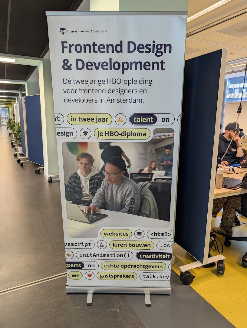 Sign for the frontend design and development class, just outside the classroom itself.