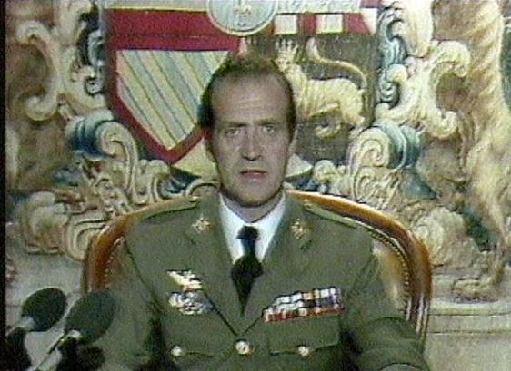 El rey Juan Carlos I en su intervención por televisión la noche del intento de golpe de Estado del 23 de febrero de 1981.