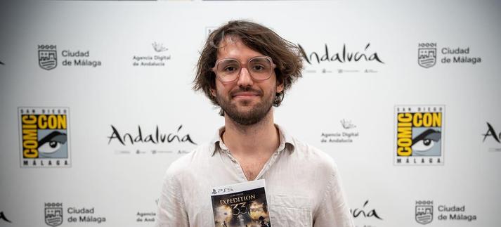 Guillaume Broche posa para Los40 en la SanDiego Comic-Con Málaga. / Luis J. Merino