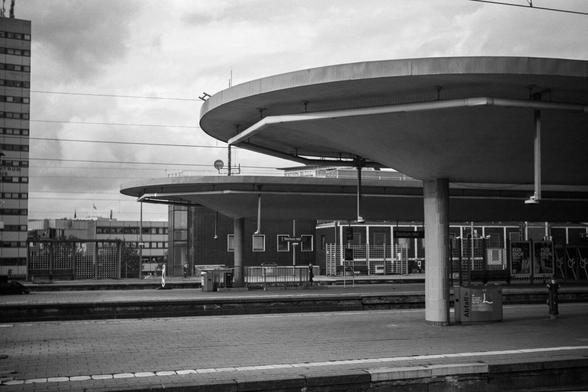 Black and white photo of the platforms at Bochum central station