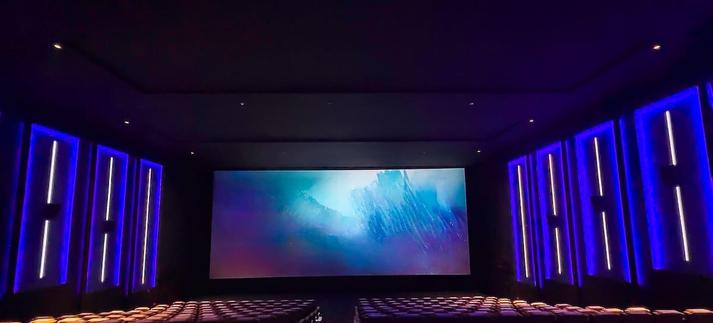 Una sala de cine. / Getty / VichienPetchmai