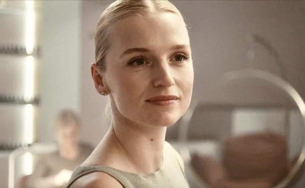 Clara Dessau in The Asset