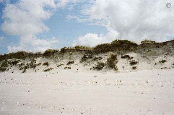 Wir gingen bei Ebbe durch die Bucht von Goulven um uns die schönen Dünen von Keremma anzusehen. Diese ziehen sich kilometerweit hinweg und einen so hellen Sand habe ich mir nicht erwartet. Fein wie Mehl.