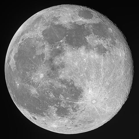 #SuperLuna 2005

#darktable #siril Nikon Z7ii