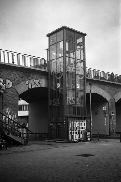 Black and white photo of the bicycle elevator at RS1 in Mülheim an der Ruhr