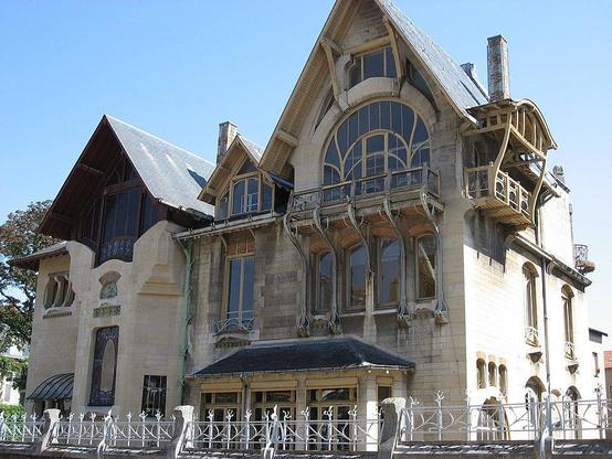 Villa Majorelle à #Nancy (#MeurtheEtMoselle) Edifice caractéristique de l'Art Nouveau, construit par l'architecte parisien Henri Sauvage pour Louis Majorelle, qui participe à l'élaboration du projet et réalise ...
Suite 👉 https://monumentum.fr/monument-historique/pa00106322/nancy-villa-majorelle
#Patrimoine #MonumentHistorique
Photo CC-BY-SA 4.0 : Liné1
