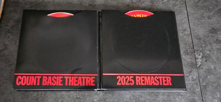 Nouvel album du boss, bruce springsteen : Nebraska 82  qui comprend :
⋅ Nebraska outtakes
⋅ Electric nebraska
⋅ Live au Count Basie Theatre
⋅ 2025 Remaster
⋅ Bluray au Count Basie Theatre