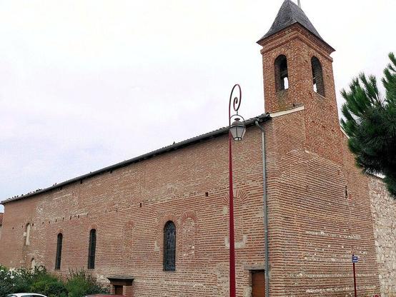 Ancienne chapelle des Pénitents Blancs à #VilleneuvesurLot (#LotEtGaronne) L'ancienne chapelle des Pénitents Blancs est un édifice du XVIIe siècle inséré dans le tissu urbain de la paroisse populaire de Saint-E...
Suite 👉 https://monumentum.fr/monument-historique/pa00132933/villeneuve-sur-lot-ancienne-chapelle-des-penitents-blancs
#Patrimoine #MonumentHistorique
Photo CC-BY-SA 4.0 : MOSSOT