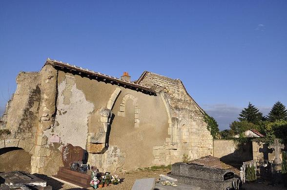 Ancienne chapelle Saint-Laurent à #MontoiresurleLoir (#LoirEtCher) Construction XIe siècle, XIVe siècle. Chapelle Saint-Laurent (ancienne) : restes encastrés dans le mur du cimetière : inscription par arrêté du...
Suite 👉 https://monumentum.fr/monument-historique/pa00098506/montoire-sur-le-loir-ancienne-chapelle-saint-laurent
#Patrimoine #MonumentHistorique
Photo CC-BY-SA 4.0 : Chatmouettes