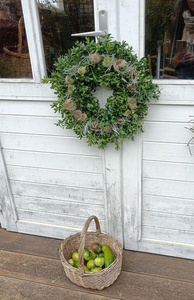 Kranse og høst fra højbedene